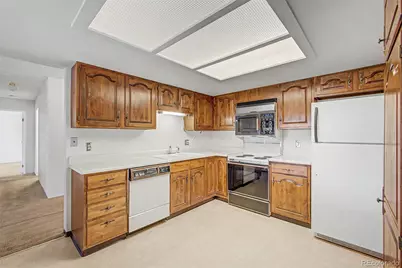2868 S Heather Gardens Way #210, Aurora, CO 80014 - Photo 2