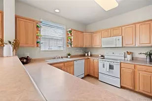 16982 E Warren Pl, Aurora, CO 80013 - Photo 12