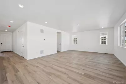 319 W Owen Avenue, Keenesburg, CO 80643 - Photo 10