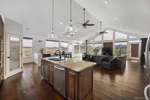 5425 Country Club Dr, Larkspur, CO 80118 - Photo 2