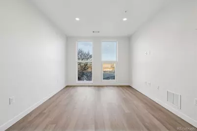 639 29th Street #211, Denver, CO 80205 - Photo 2
