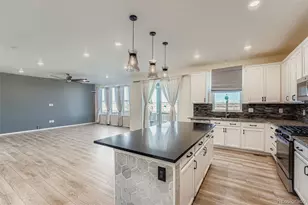 300 N Patsburg St, Aurora, CO 80018 - Photo 10