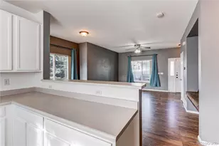 1558 S Danube Cir, Aurora, CO 80017 - Photo 8