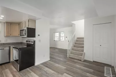 961 S Pitkin Court, Aurora, CO 80017 - Photo 8