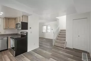 961 S Pitkin Ct, Aurora, CO 80017 - Photo 8