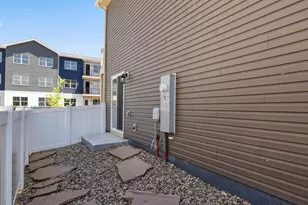 5121 N Yampa St, Denver, CO 80249 - Photo 32