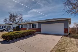 5553 Crystal Way, Denver, CO 80239 - Photo 4