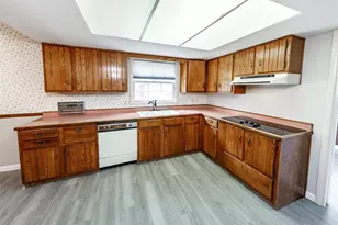 2203 Templeton Gap Rd, Colorado Springs, CO 80907 - Photo 16