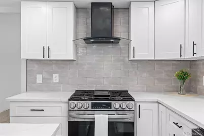 2042 S Moline Way, Aurora, CO 80014 - Photo 16