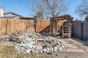 2042 S Moline Way, Aurora, CO 80014 - Photo 36