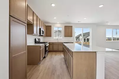 9187 Truckee Court, Commerce City, CO 80022 - Photo 6