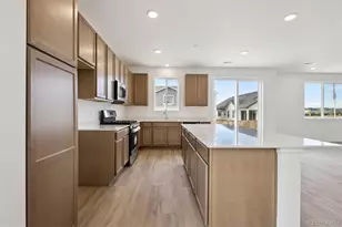 9187 Truckee Ct, Commerce City, CO 80022 - Photo 6