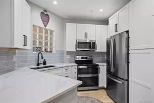 1631 W Canal Cir, Littleton, CO 80120 - Photo 2