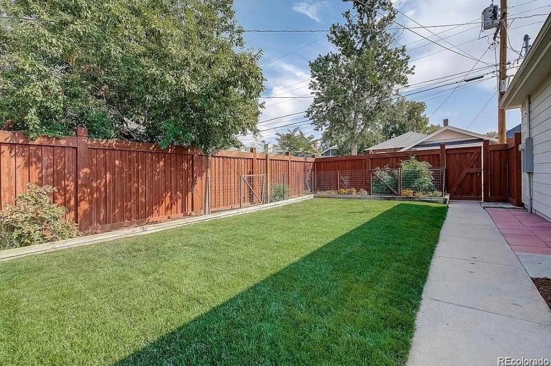 1590 Lincoln St, Denver CO  80203-1502 exterior