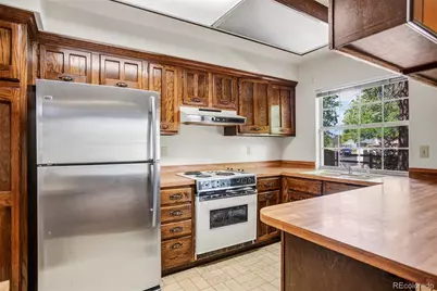 2439 W Kettle Circle, Littleton, CO 80120 - Photo 6