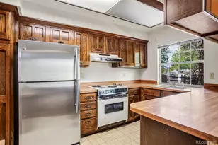 2439 W Kettle Cir, Littleton, CO 80120 - Photo 6