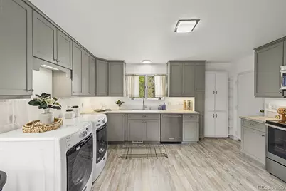 2555 Queen Street, Denver, CO 80215 - Photo 10