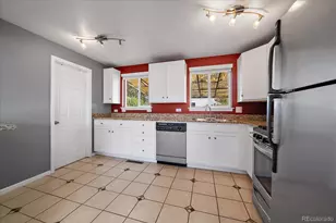 3040 Grape St, Denver, CO 80207 - Photo 8