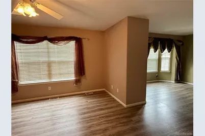 18869 E Berry Place, Aurora, CO 80015 - Photo 10
