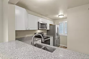 4290 S Mobile Cir, Aurora, CO 80013 - Photo 6