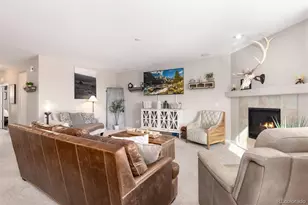 42 N Newcastle Ct, Aurora, CO 80018 - Photo 6