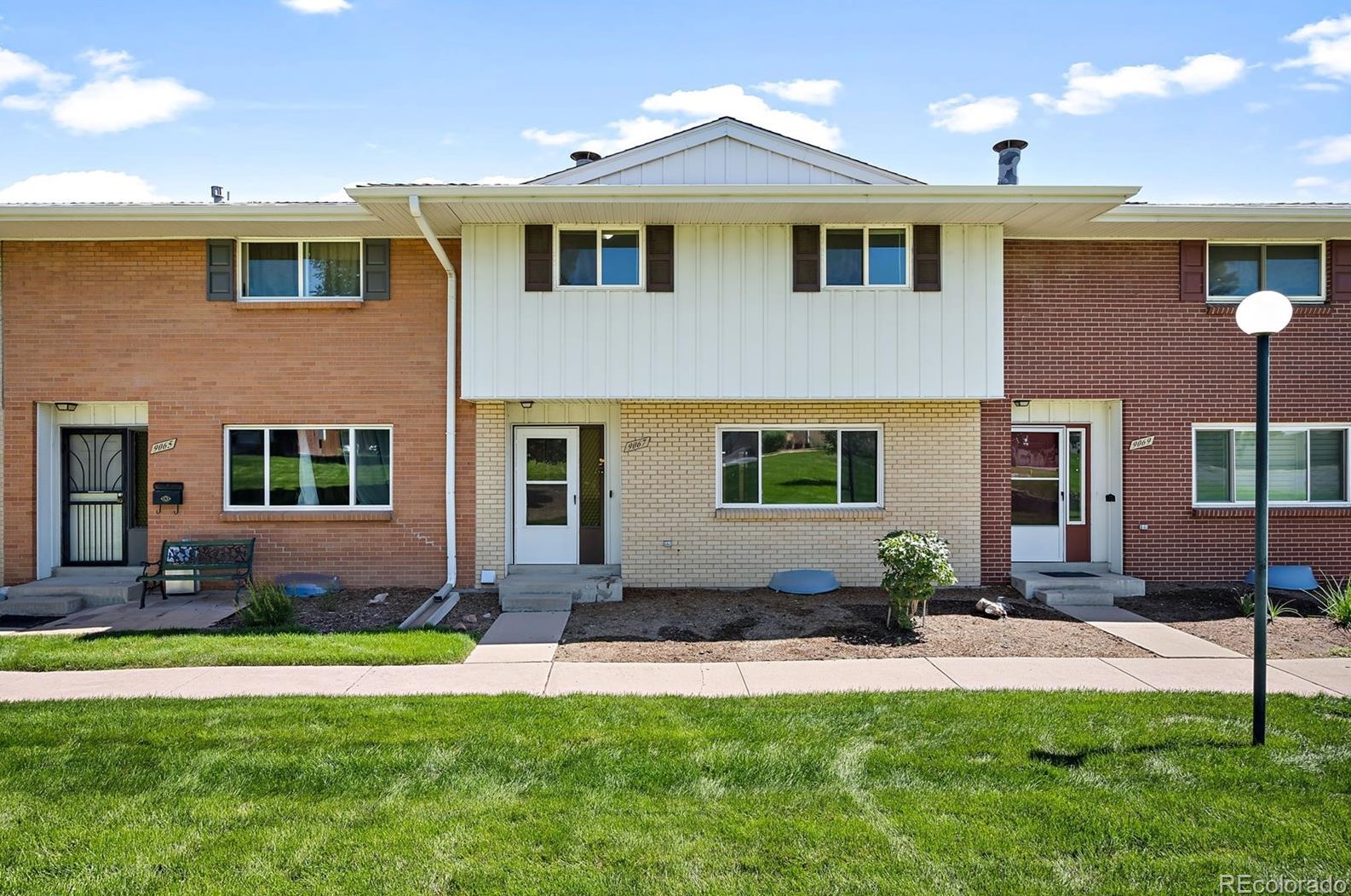 9067 Oxford Dr, Denver, CO 80237-1922
