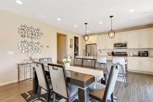 277 S Scottsburg Ct, Aurora, CO 80018 - Photo 6