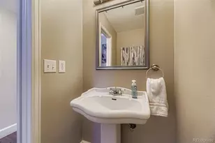 7085 S Dahlia St, Centennial, CO 80122 - Photo 12