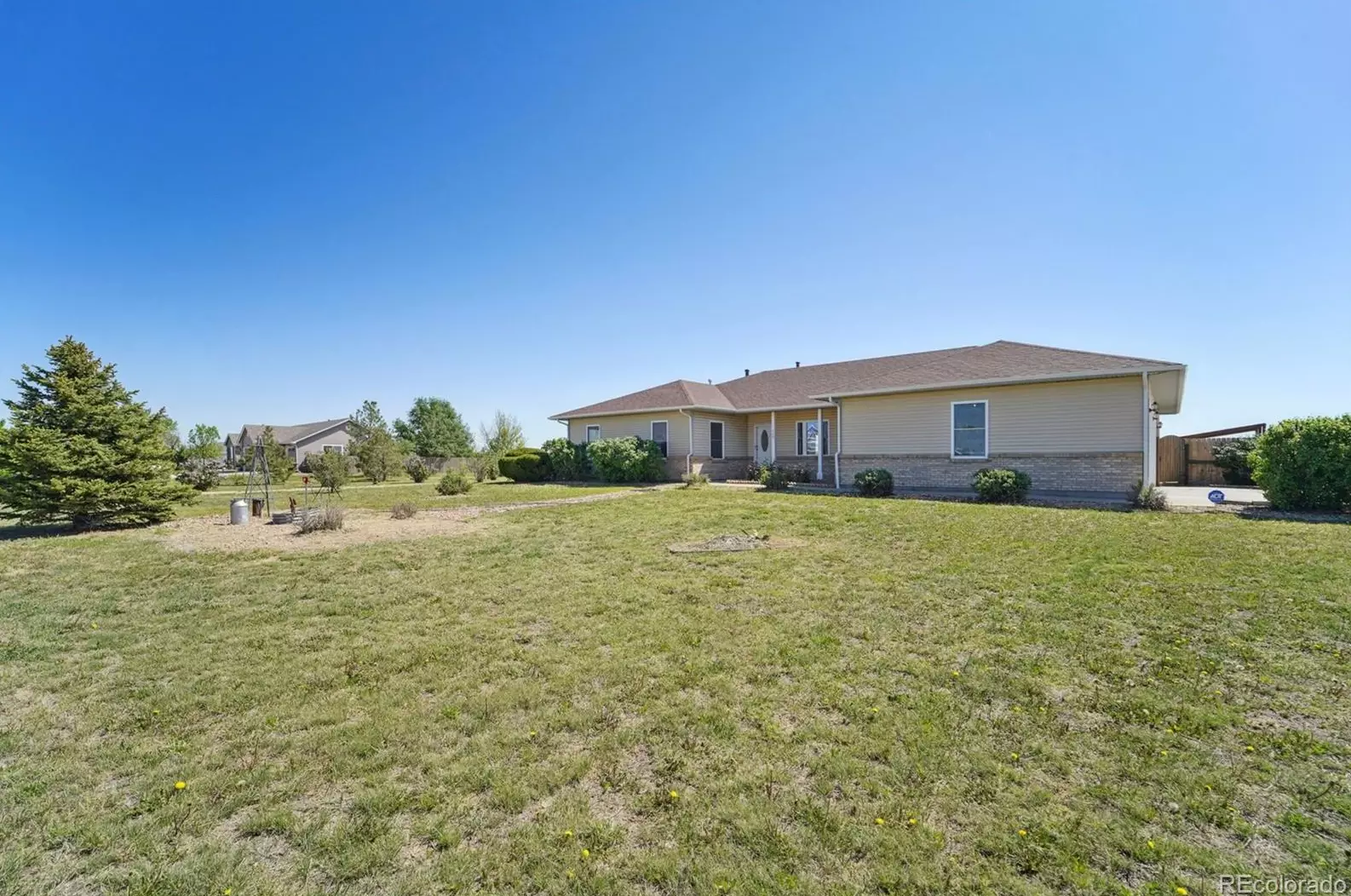 828 Pawnee St, Strasburg, CO 80136-8048