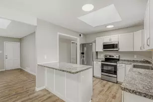 1067 Tucson St, Aurora, CO 80011 - Photo 8