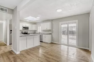 1067 Tucson St, Aurora, CO 80011 - Photo 6