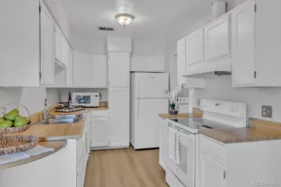 2036 W 101st Avenue, Thornton, CO 80260 - Photo 8
