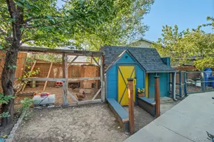 1869 Fraser Ct, Aurora, CO 80011 - Photo 32