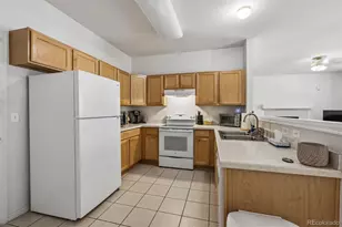 847 S Evanston Cir, Aurora, CO 80012 - Photo 10