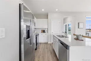 5422 N Denali Blvd, Aurora, CO 80019 - Photo 6