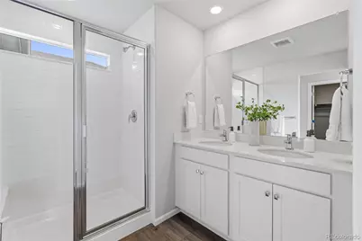 5422 N Denali Boulevard, Aurora, CO 80019 - Photo 18