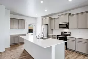 323 N Bersshine St, Watkins, CO 80137 - Photo 4