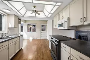 2449 S Holland Ct, Lakewood, CO 80227 - Photo 8