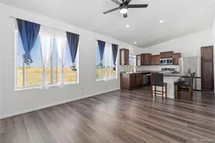 5571 Killarney St, Denver, CO 80249 - Photo 6