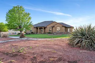581 S Seaside Dr, Pueblo, CO 81007 - Photo 1