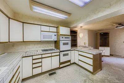 11902 E Maple Avenue, Aurora, CO 80012 - Photo 8