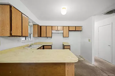 3568 S Ouray Circle, Aurora, CO 80013 - Photo 8