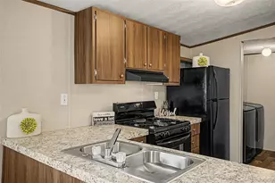 720 4th St, Colorado Springs, CO 80907 - Photo 2