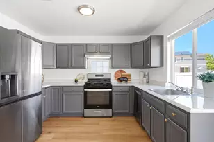 5548 Nepal St, Denver, CO 80249 - Photo 2