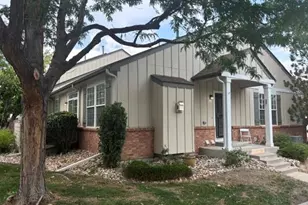 847 S Evanston Cir, Aurora, CO 80012 - Photo 2