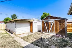 1273 Moline St, Aurora, CO 80010 - Photo 26