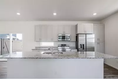 10082 Salem Court, Commerce City, CO 80022 - Photo 4