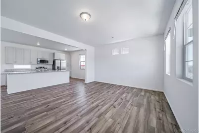 10082 Salem Court, Commerce City, CO 80022 - Photo 8