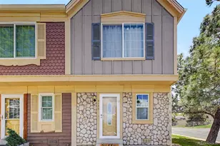8198 S Columbine Ct, Centennial, CO 80122 - Photo 2