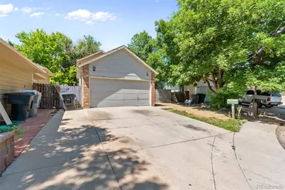 247 Wadsworth Circle, Longmont, CO 80504 - Photo 2